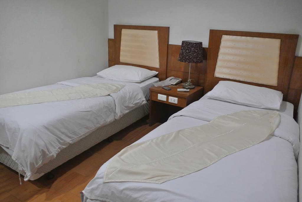 Sun City Hotel Bangkok Kamer foto