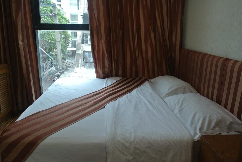 Sun City Hotel Bangkok Buitenkant foto