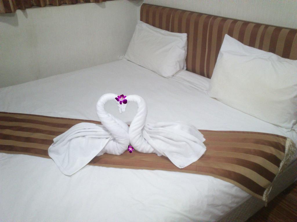 Sun City Hotel Bangkok Buitenkant foto